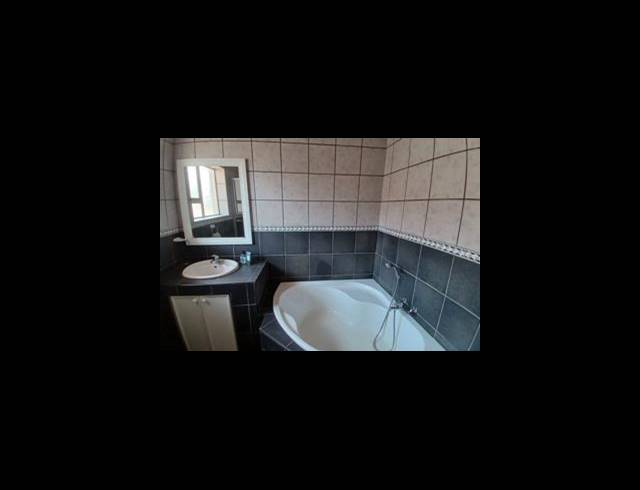 3 BEDROOM HOUSE FOR SALE IN KENSINGTON